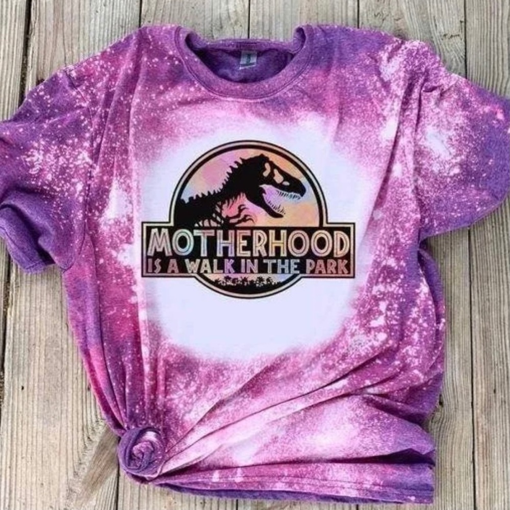 WHISKEY KISS Jurassic Park Mom Graphic Tee - Picture 5 of 5